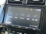 大型のタッチパネルディスプレイは、視認性が高く操作も簡単。目的地設定や音楽再生など、スムーズな操作を実現し、快適なドライブをサポートします。
