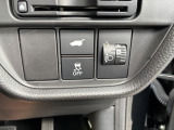横滑りを抑制し車の姿勢の安定を図るVSA機能を搭載。運転席とリアゲート本体に開閉スイッチを装備し、とても便利な電動リアゲート!