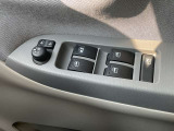 パワーウインドウスイッチです。運転席はオート機能付きです。