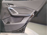 車の乗り降りの際に必ず触るドアハンドルです。使用感が気になる方はお気軽にお申し付けくださいませ。