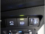 パノラミックビューモニター付きです。車両を上から見たような映像をディスプレイオーディオ画面に表示。運転席からの目視だけでは見にくい、車両周辺の状況をリアルタイムでしっかり確認できます。