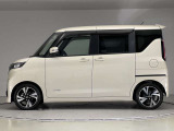 【ユーカーズ浜線へようこそ】屋根付駐車場なので、雨でもゆっくり車をご覧いただけます!当社は、新車、中古車、サービス工場と併設しております。トラブル時も安心です!