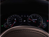 【BMWライブ・コックピット】コントロール・ディスプレイとインスツルメント・ディスプレイから構成されるディスプレイ・ネットワークにすべての情報がより分かりやすく表示されます。