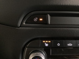 運転席、助手席には3段階で温度調節が可能なシートヒーターを装備しております。ステアリングヒーターはハンドルをじんわりと温めます♪寒い朝でも快適に運転できますよ♪