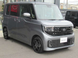 バックカメラで車庫入れも安心です。