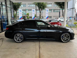 国道1号線に沿い横浜市営地下鉄「三ッ沢上町駅」から徒歩約10分。 BMW Premium Selection 横浜三ッ沢店 / 〒240-0062神奈川県横浜市保土ヶ谷区岡沢町322-3 / TEL:045-612-8488
