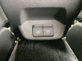 後部座席用USB電源です。