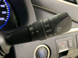 車外の明るさによって自動で点灯・消灯するオートライトも搭載