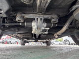 【下廻り防錆塗装】下回りの防錆加工も大人気オプションです。下回りを融雪剤などから長期間お守り致します。是非お車と一緒にご検討くださいませ。