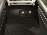 センターコンソール内にもタイプCのUSBチャージャーを備えます。