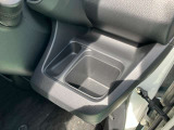 運転席側ドリンクホルダー
