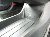 HDMI接続可能です。市販のDVDプレイヤーを接続し停車中に見ることができます