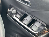 運転席オートが付いたパワ-ウインドスイッチです。
