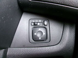 ドアミラーの鏡面の調節、格納は運転席からすべて操作できます!