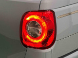 丸目で愛嬌のあるデザインのLEDリヤコンビネーションランプ(LEDストップランプ)が省電力・長寿命化を実現。