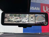 アラウンドビューモニターが装備されてるから、駐車場での車庫入れや、狭い道での走行もカメラで確認が出来るので安心。