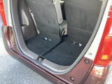 ☆リアシートは分割して前方にスライドしますので荷物の大きさに合わせてスペースを確保できます☆