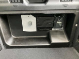トランク下にも収納スペースございます。