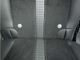 ◆ISOFIX◆シートベルトいらずでチャイルドシートと固定金具を連結するだけでガッチリ固定できます。