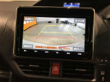 バックガイドモニターで、後方を確認しながら安心して駐車することができます。運転初心者も熟練者も必須の機能ですよ!