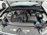 マイルドハイブリッドシステムは、内燃機関に電動モーターを組み合わせて、加速時のサポートを提供します。これにより、エンジンの負担を軽減し、燃費を向上させます。