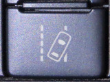 車線逸脱警報装置を装備しております。