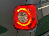 丸目で愛嬌のあるデザインのLEDリヤコンビネーションランプ(LEDストップランプ)が省電力・長寿命化を実現。