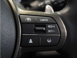 ◆アダプティブクルーズコントロール◆予め設定した車速内でクルマが自動的に加減速。前走車との適切な車間距離を維持しながら追従走行します。【LKAS】車線維持支援システムでステアリング操作を支援。