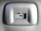 USBソケットも付いてスマホの充電など様々な用途に使用でき便利です♪