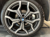 BMWならではの卓越した走りを支えるホイールと足回りです!日本車の走りに慣れている方にもぜひ体感して頂きたいほど、高いレベルでまとまっています!