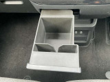 前席用ドリンクホルダーです