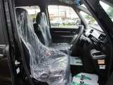 ゆったり設計の運転席で長時間ドライブも快適☆