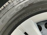 【ホイールキャップ】ホイールキャップはホイールを泥やほこりから守ります。取り付け・取り外しが簡単でお手入れも楽々♪中までしっかり洗浄しております。