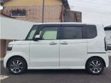 このお車はホンダ純正光脱臭・抗菌加工を納車前に致します。光触媒消臭は光触媒と銀イオンにより消臭とウイルス除菌や抗菌効果のダブル効果で車内を快適に保ちます。