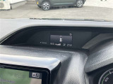 「中古車ハイブリッド保証」付き。ハイブリッド機構を無償で保証します。保証期間は、初度登録年月から10年目まで、またはロングラン保証が終わってから3年間。ただし累計走行距離が20万km以内です。