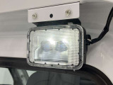 【LED荷台作業灯】荷台を明るく照らして、夜間の作業をサポート。