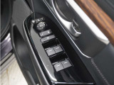 ◆パワーウィンドウスイッチ◆運転席から全席の窓の開閉操作を行うことが出来いつでも換気ができます!