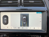 サラウンドカメラで駐車も安心。