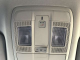 エアバッグ作動時や後突時または車内のSOSボタンを押した際に緊急通報オペレーターに連携し救急・警察を手配します。オペレーターと連携し、ご要望に応じロードサービス手配や近隣販売会社での修理などを調整します