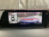 360度モニターは、4つのカメラによる前後左右・俯瞰映像でドライバーからは見えない領域の危険認知をサポート!全周囲の死角を減らし、狭い駐車場や幅寄せ、T字路の進入などの運転の安心感を高めます!