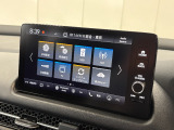 カーナビのオーディオソース画面です!ラジオやBluetoothなど、対応するさまざまなオーディオ機能を選択可能。お気に入りの音楽を楽しみながら、毎日の通勤やロングドライブをより快適にしてくれます。