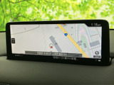 ナビゲーションシステムを搭載し、目的地設定やルート検索をスムーズに行えます。最新の地図データで、安心してドライブをお楽しみください。
