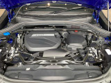 2.0L直列4気筒ディーゼル・ターボを搭載。低回転域から力強いトルクを発揮し、街中では扱いやすく、高速道路では余裕のある走りを楽しめます。