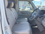 広々とした空間と使い勝手の良さが際立つ、運転席周りの空間です。快適なドライブをサポートします。
