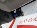 ドライブレコーダーです。前方と車内の状態を記録できます。