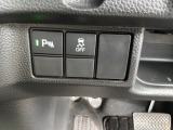 横滑りを抑制し車の姿勢の安定を図るVSA機能、車庫入れや縦列駐車など狭い場所でも安心な障害物センサー搭載。