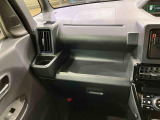 納車前にはプロのメカニックが、各部の点検を行います。ディーラーにしか出来ない品質、そしてサービスできっと満足していただけると思います!