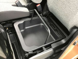 座面下には収納が隠れています!