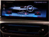 【カーブドディスプレイ】速度計などを表示する12.3インチの情報ディスプレイと、カーナビなどを表示するタッチが可能な14.9インチのディスプレイが1枚のパネルに集約され視認性、操作性を高めております。