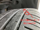 タイヤ溝はセンターで3.7mmです(新品約8mm)
